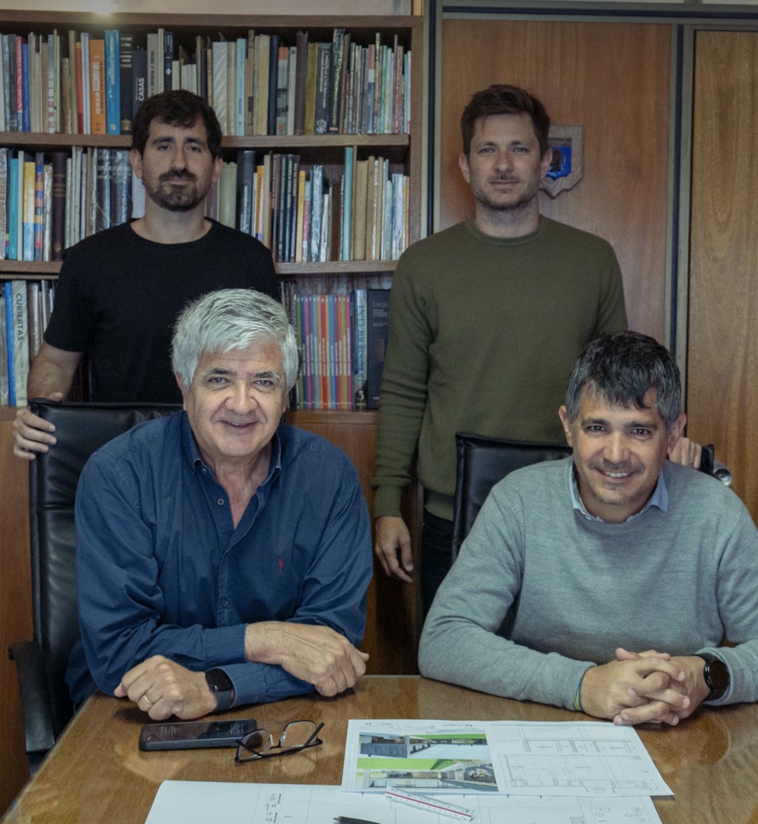 Gustavo, Andrés, Nicolás y Santiago Micheletti en el estudio
