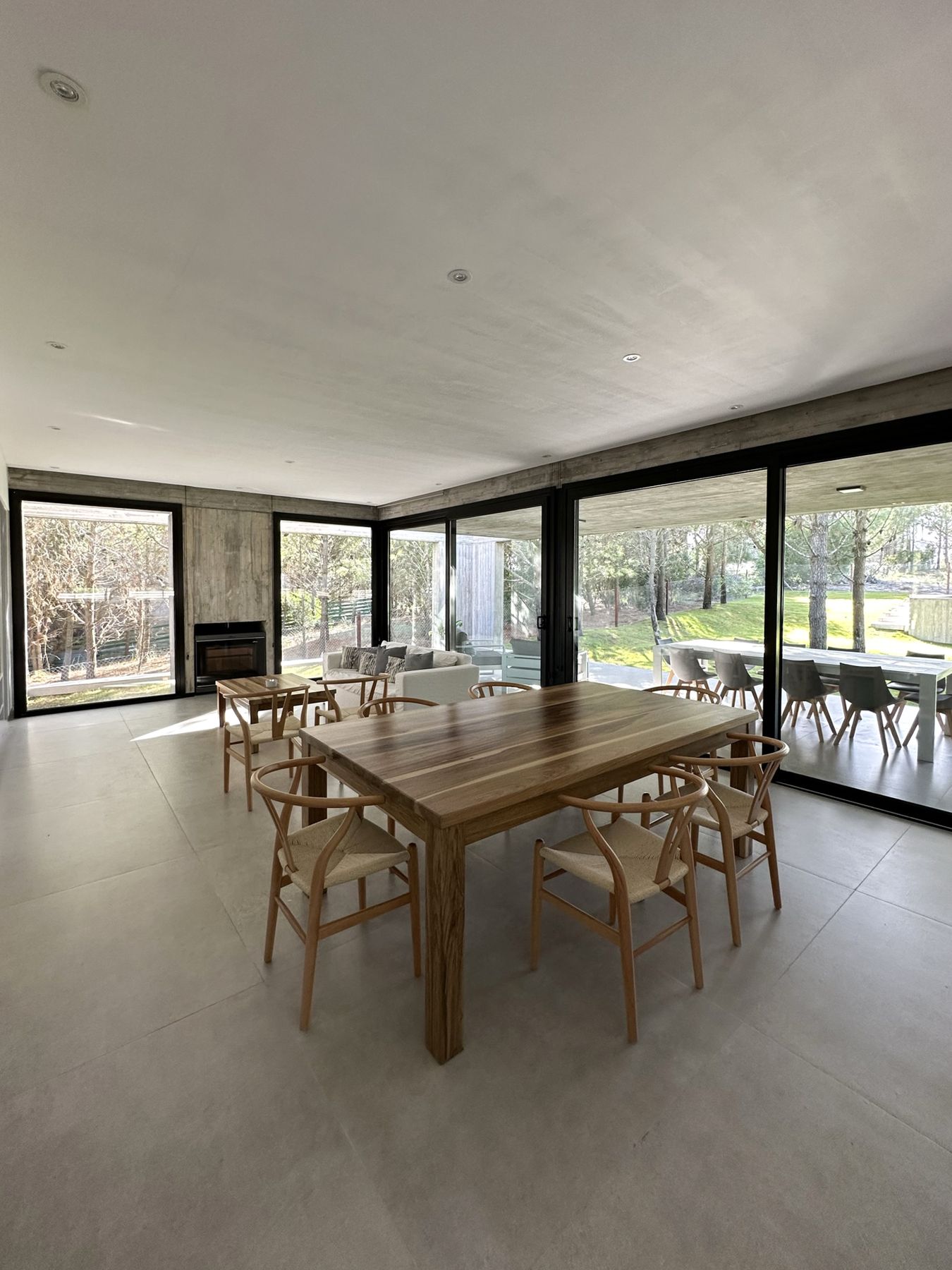Casa CE 014 — Espacio social