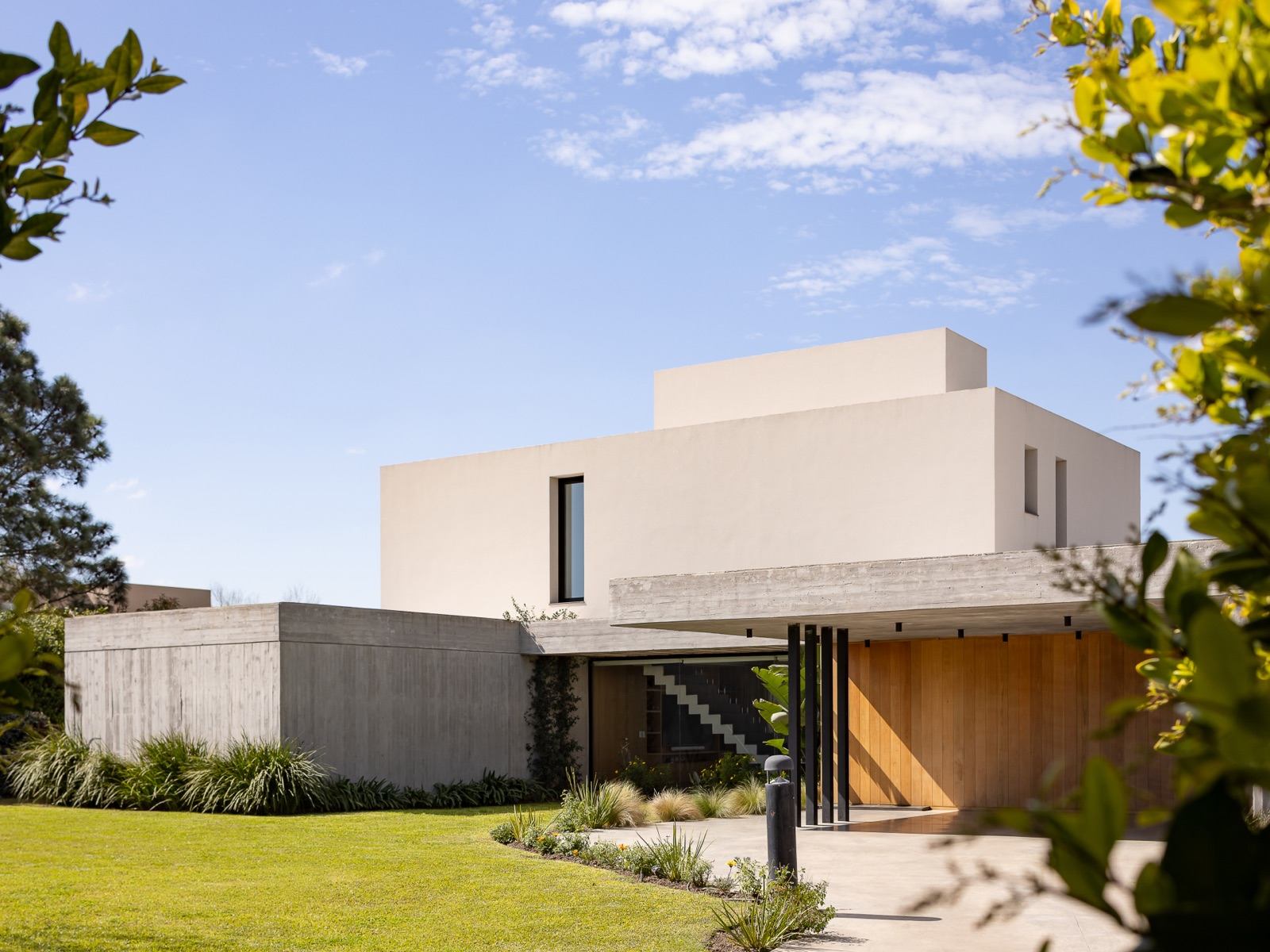 Casa KCC 167 — Fachada