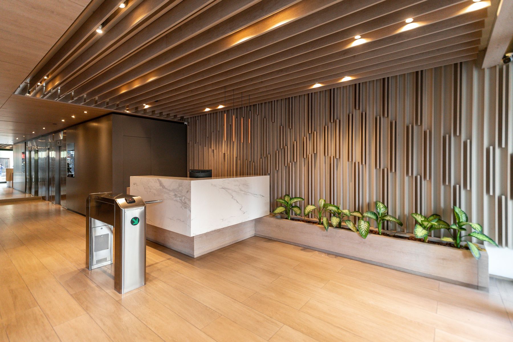 Edificio Lekaroz — Recepción
