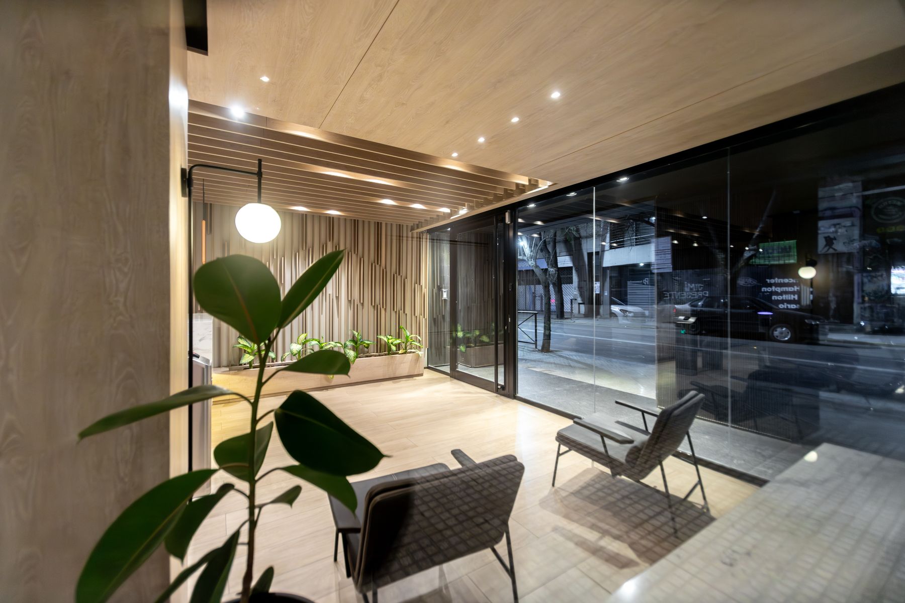 Edificio Lekaroz — Hall de acceso